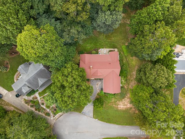 312 E Forest Place, Candler, NC 28715
