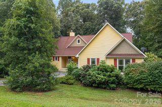 312 E Forest Place, Candler, NC 28715