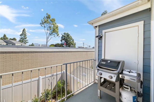 810 Baker 210, Costa Mesa, CA 92626