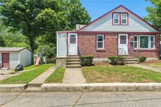 907 Main Street, West Warwick, RI 02893