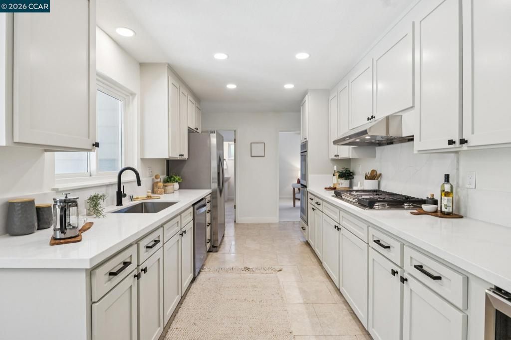 Image 33 of property listing at 263 Tharp Dr, Moraga, CA 94556