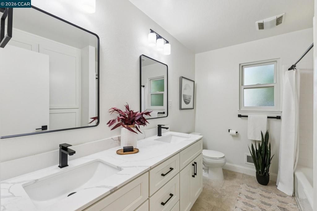 Image 40 of property listing at 263 Tharp Dr, Moraga, CA 94556