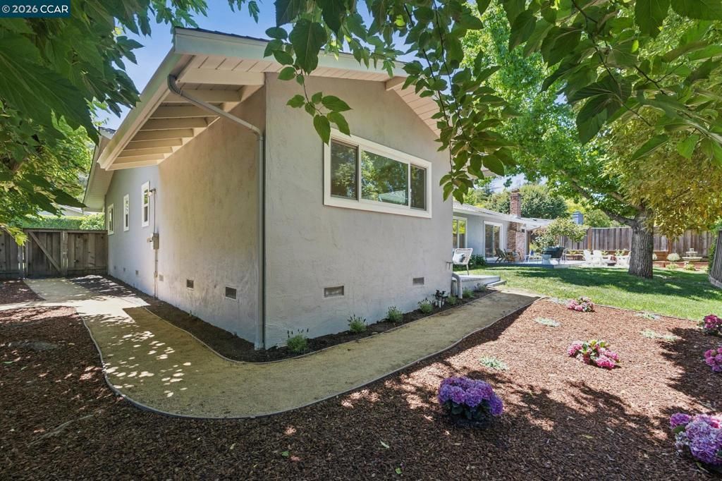 Image 61 of property listing at 263 Tharp Dr, Moraga, CA 94556