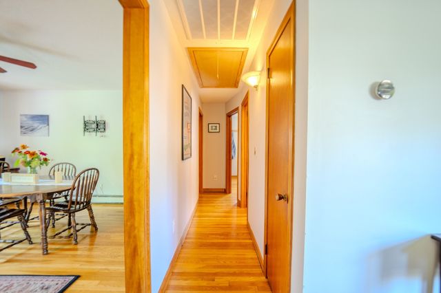34 Bray Park Dr, Holyoke, MA 01040
