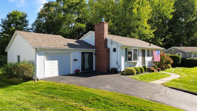 34 Bray Park Dr, Holyoke, MA 01040