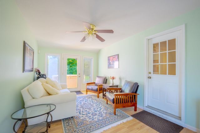 34 Bray Park Dr, Holyoke, MA 01040