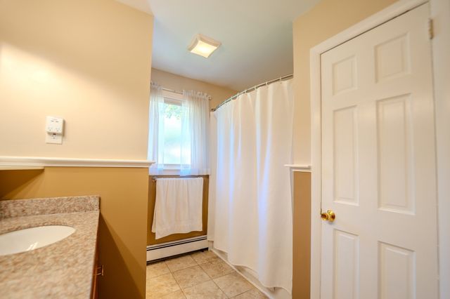 34 Bray Park Dr, Holyoke, MA 01040