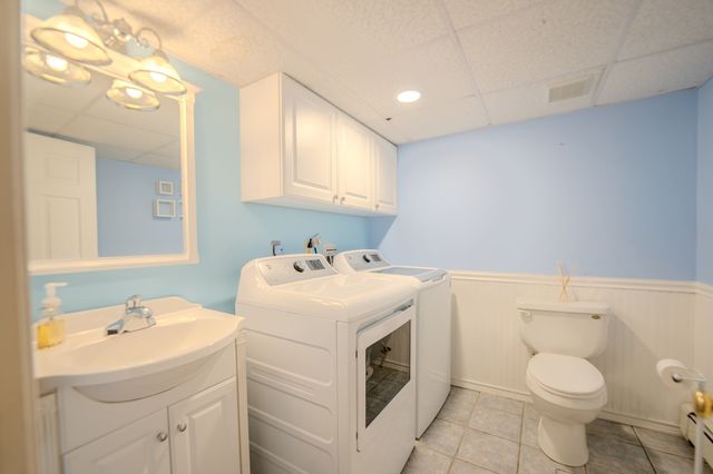 34 Bray Park Dr, Holyoke, MA 01040