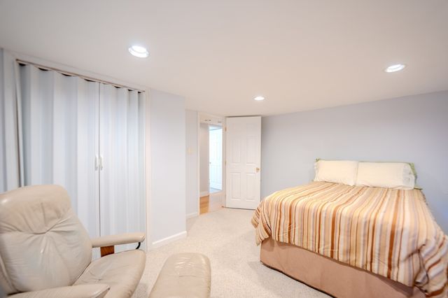 34 Bray Park Dr, Holyoke, MA 01040