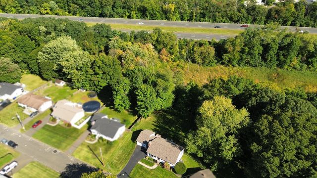 34 Bray Park Dr, Holyoke, MA 01040