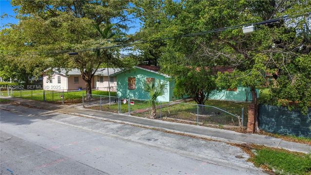 3715 Oak Ave, Miami, FL 33133