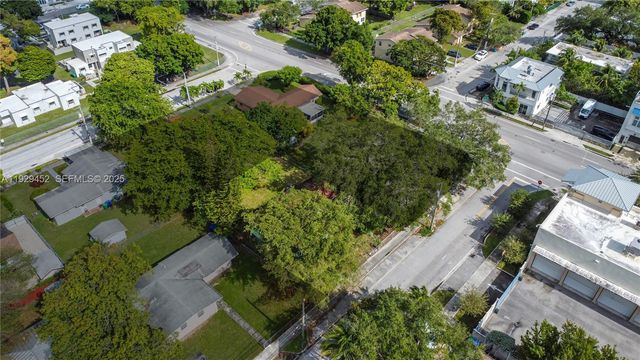 3715 Oak Ave, Miami, FL 33133