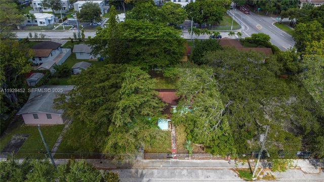 3715 Oak Ave, Miami, FL 33133