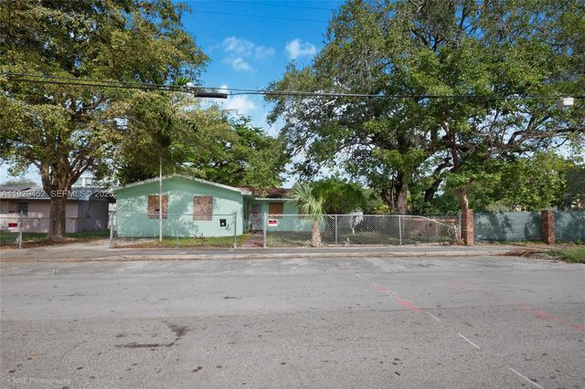 3715 Oak Ave, Miami, FL 33133