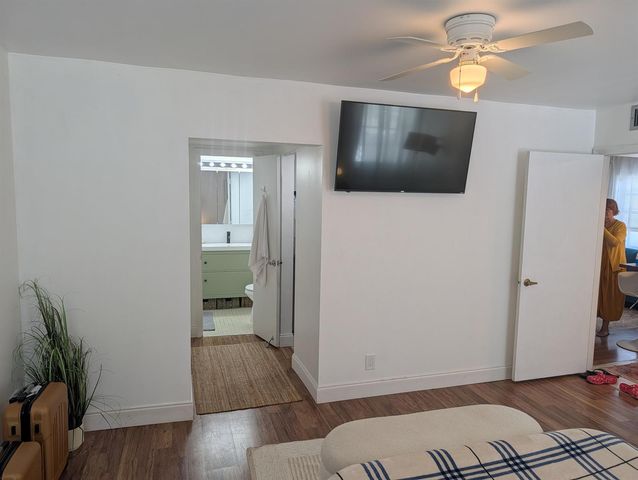 860 SE 6th Avenue 212, Deerfield Beach, FL 33441