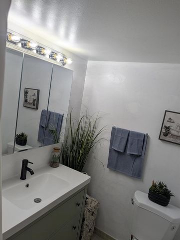 860 SE 6th Avenue 212, Deerfield Beach, FL 33441
