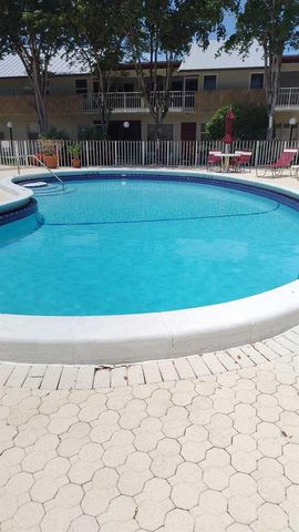 860 SE 6th Avenue 212, Deerfield Beach, FL 33441