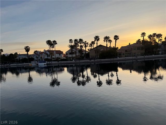 2524 Ocean Front Drive, Las Vegas, NV 89128