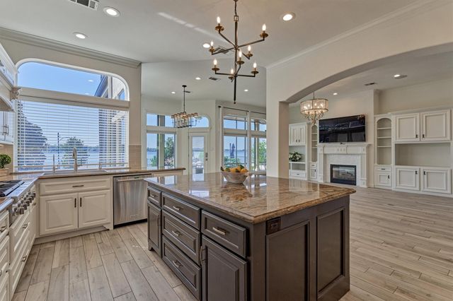 13050 Wood Harbour Drive, Montgomery, TX 77356