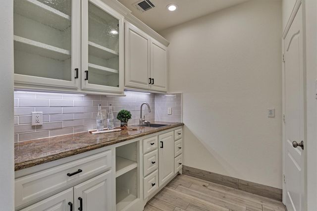 13050 Wood Harbour Drive, Montgomery, TX 77356