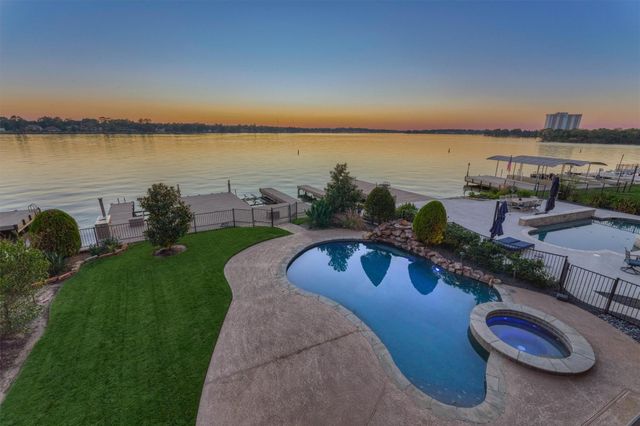 13050 Wood Harbour Drive, Montgomery, TX 77356