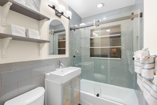 1720 NE 17th Avenue, Fort Lauderdale, FL 33305