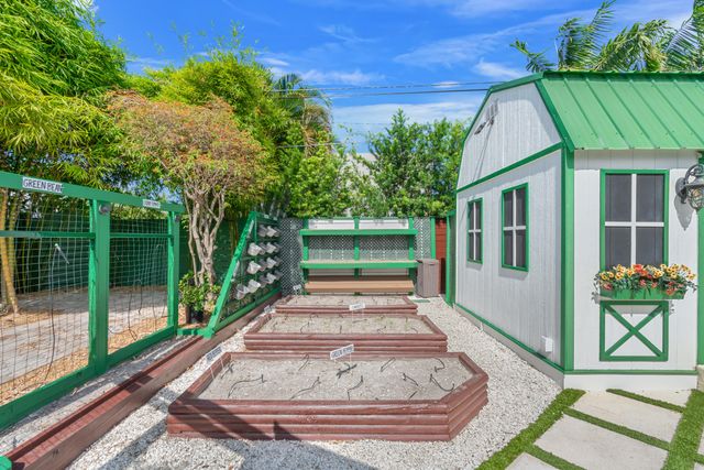 1720 NE 17th Avenue, Fort Lauderdale, FL 33305
