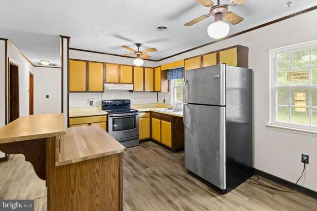 434 MATTOX AVE, Colonial Beach, VA 22443
