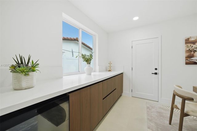5518 Mckinley Street, Hollywood, FL 33021