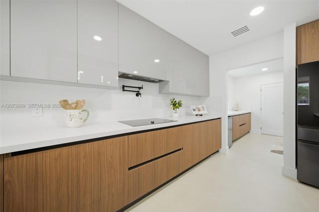 5518 Mckinley Street, Hollywood, FL 33021