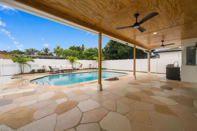 5518 Mckinley Street, Hollywood, FL 33021