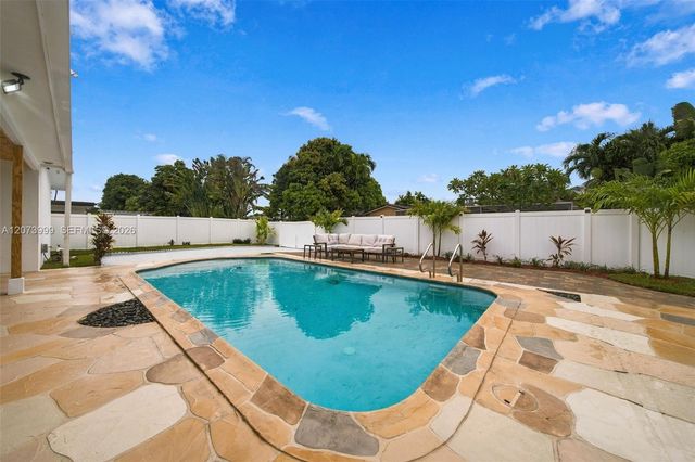 5518 Mckinley Street, Hollywood, FL 33021