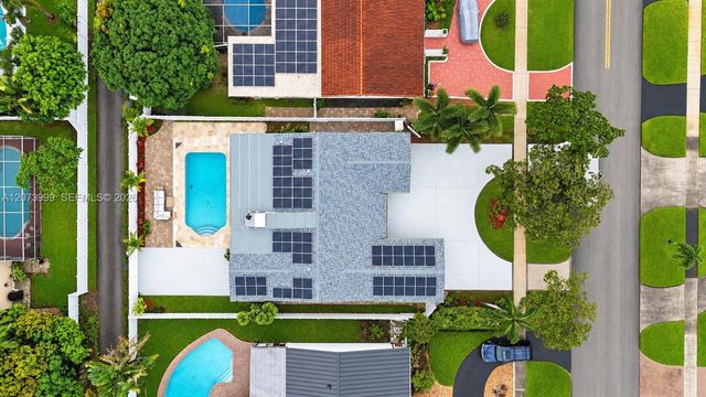 5518 Mckinley Street, Hollywood, FL 33021