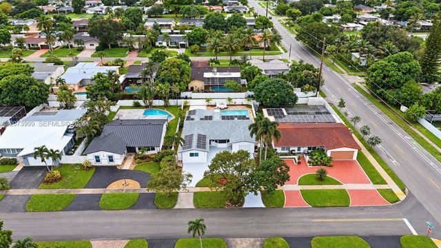 5518 Mckinley Street, Hollywood, FL 33021