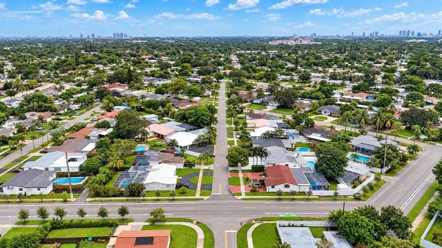 5518 Mckinley Street, Hollywood, FL 33021