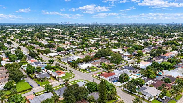 5518 Mckinley Street, Hollywood, FL 33021