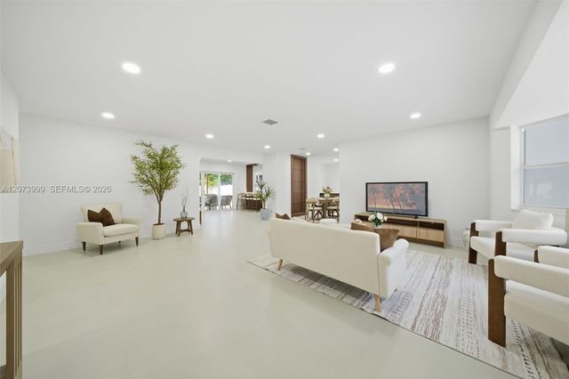 5518 Mckinley Street, Hollywood, FL 33021