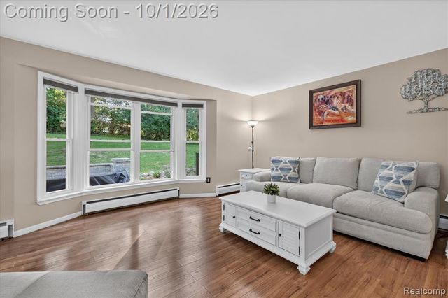 4035 Iverness Lane, West Bloomfield, MI 48323