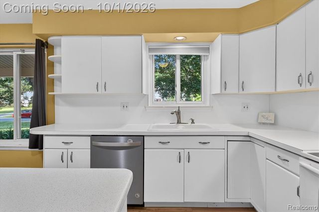 4035 Iverness Lane, West Bloomfield, MI 48323