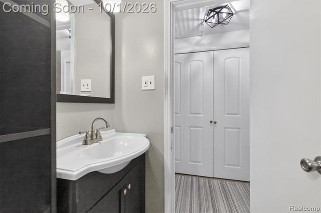 4035 Iverness Lane, West Bloomfield, MI 48323