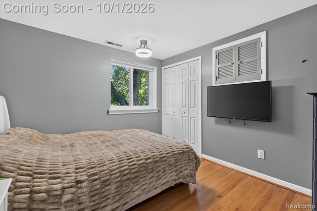 4035 Iverness Lane, West Bloomfield, MI 48323