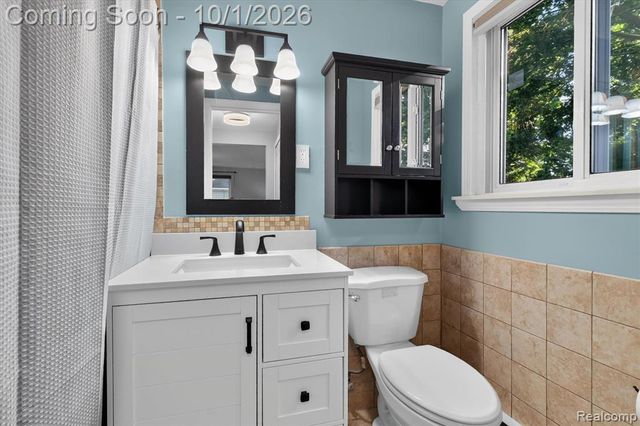 4035 Iverness Lane, West Bloomfield, MI 48323