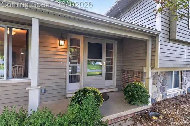 4035 Iverness Lane, West Bloomfield, MI 48323