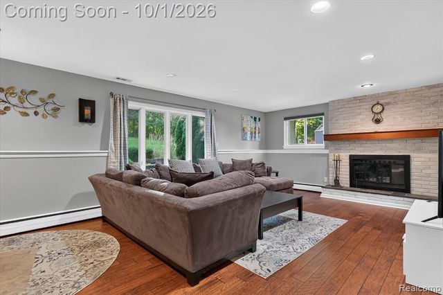 4035 Iverness Lane, West Bloomfield, MI 48323