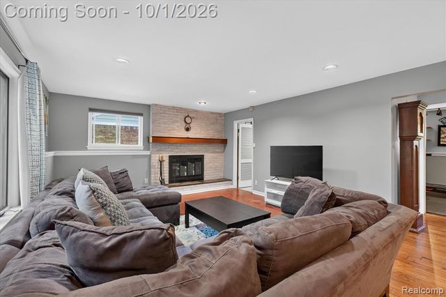 4035 Iverness Lane, West Bloomfield, MI 48323