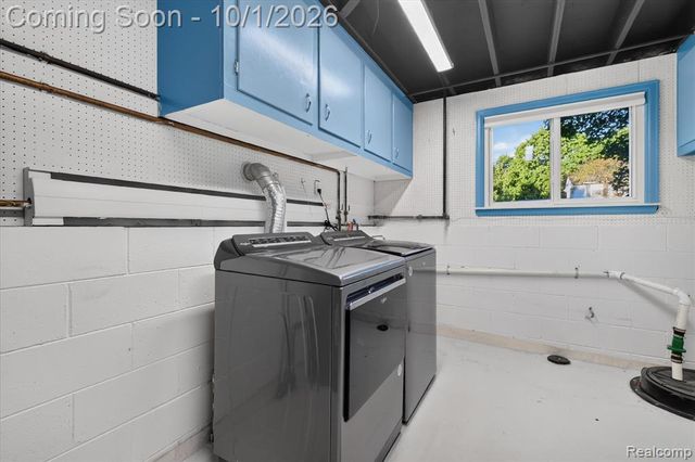 4035 Iverness Lane, West Bloomfield, MI 48323