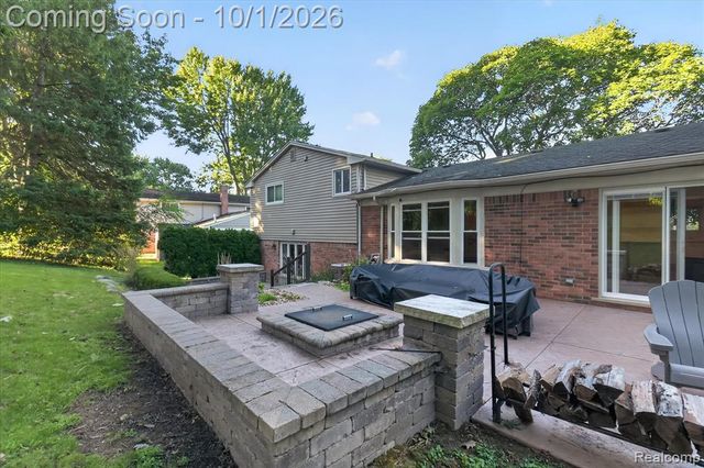 4035 Iverness Lane, West Bloomfield, MI 48323