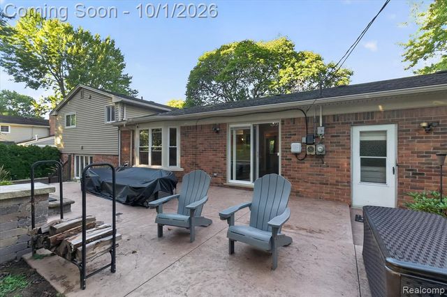 4035 Iverness Lane, West Bloomfield, MI 48323