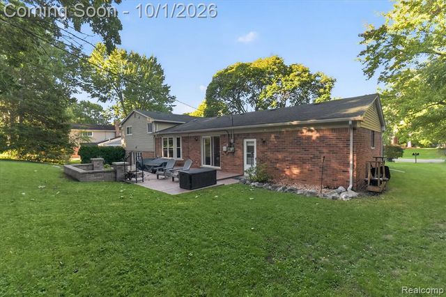 4035 Iverness Lane, West Bloomfield, MI 48323