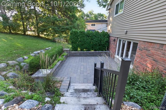 4035 Iverness Lane, West Bloomfield, MI 48323